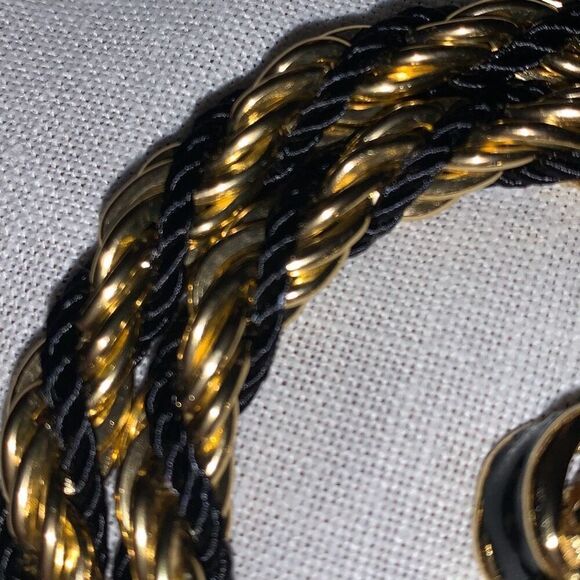 Vintage 80’s Gold and Black Rope Chain Necklace Ser with Matching Clip Earrings - Picture 10 of 11